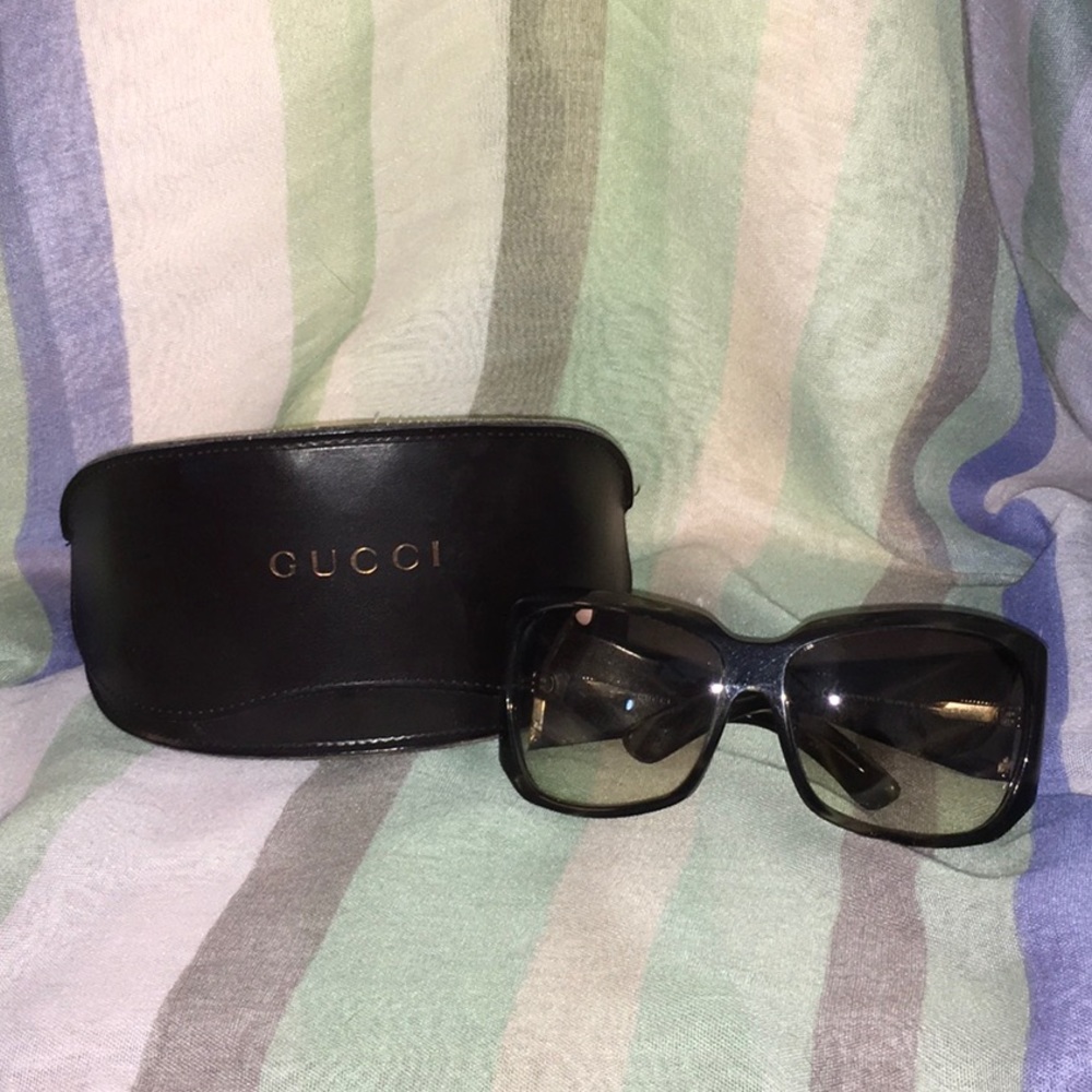 Gucci black tortoise shell oversized sunglasses